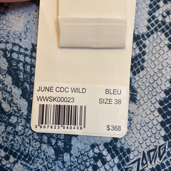 ZADIG&VOLTAIRE Gorgeous 100% silk skirt. 
Modern and versatile. - Picture 7 of 8